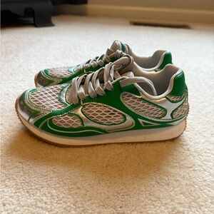 Bottega Veneta copy cat